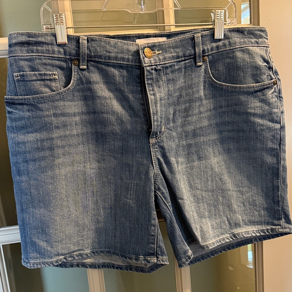LOFT Women's Classic Denim Jean Shorts Size 12/31